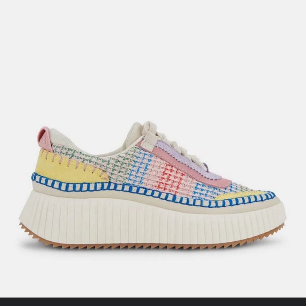 Dolce Vita Dolan sneaker size 8